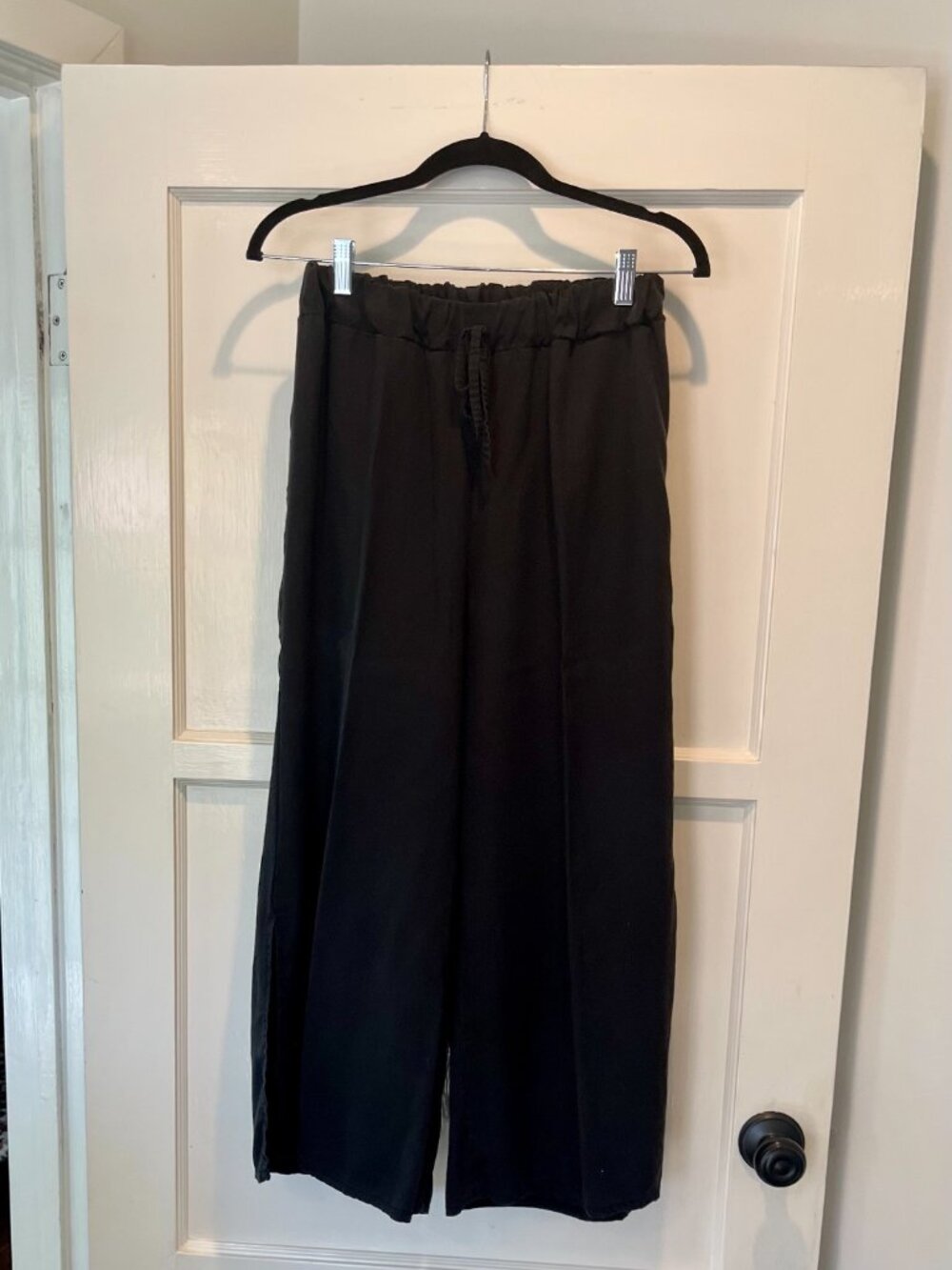 Tempo Paris Women's Soft, Draping Black Tencil Pants with Side Slits Size M